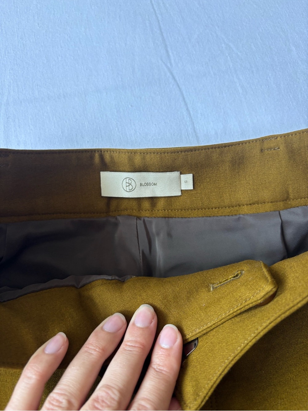 The Frankie Shop Cargo High-Rise Pant - Picture 4 of 7